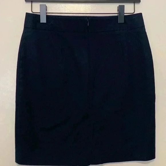 Banana Republic navy blue stretchy pencil skirt w back zipper, and  hook & eye - Picture 2 of 4